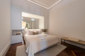 Clérigos Modern Flat w/ AC & Patio by LovelyStay
